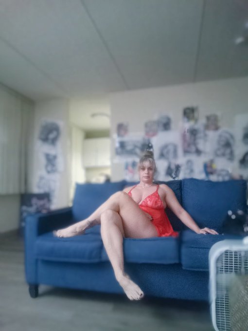 Red 🍒 lingerie https://t.co/Dphoz6bz9o