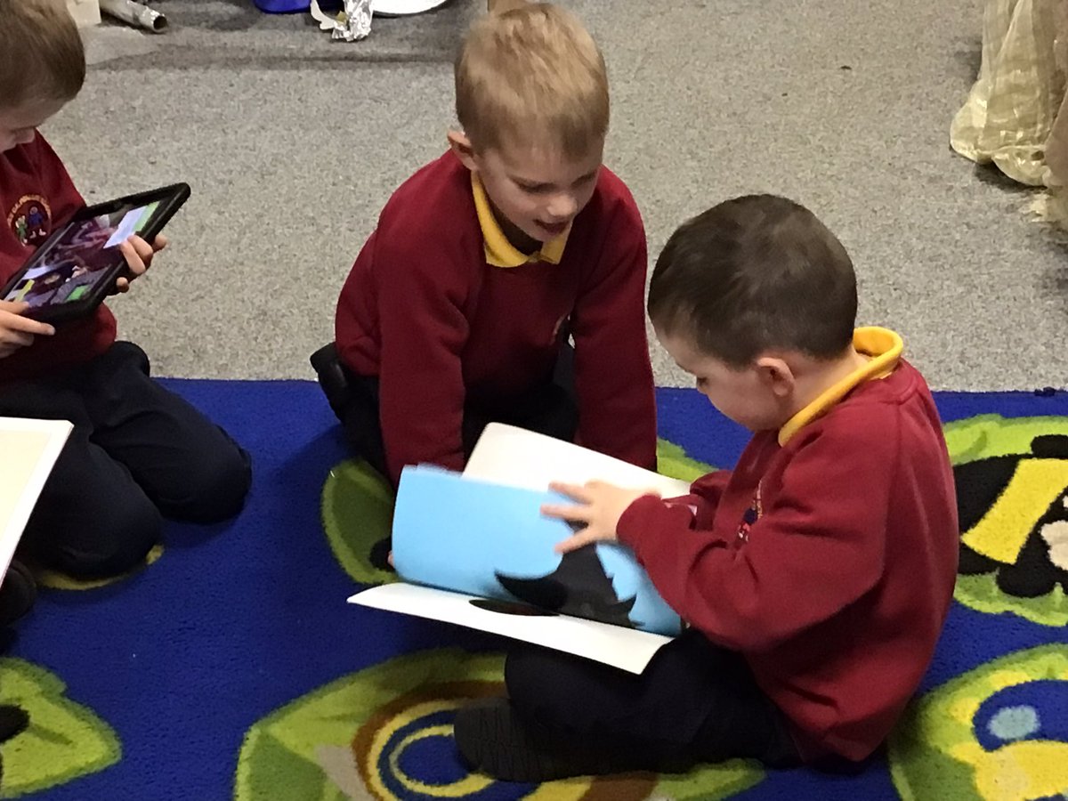 It was lovely spending some reading time with Year 1 this morning. It was great to see their love of reading. @StJamesYear1 @StJamesChorley