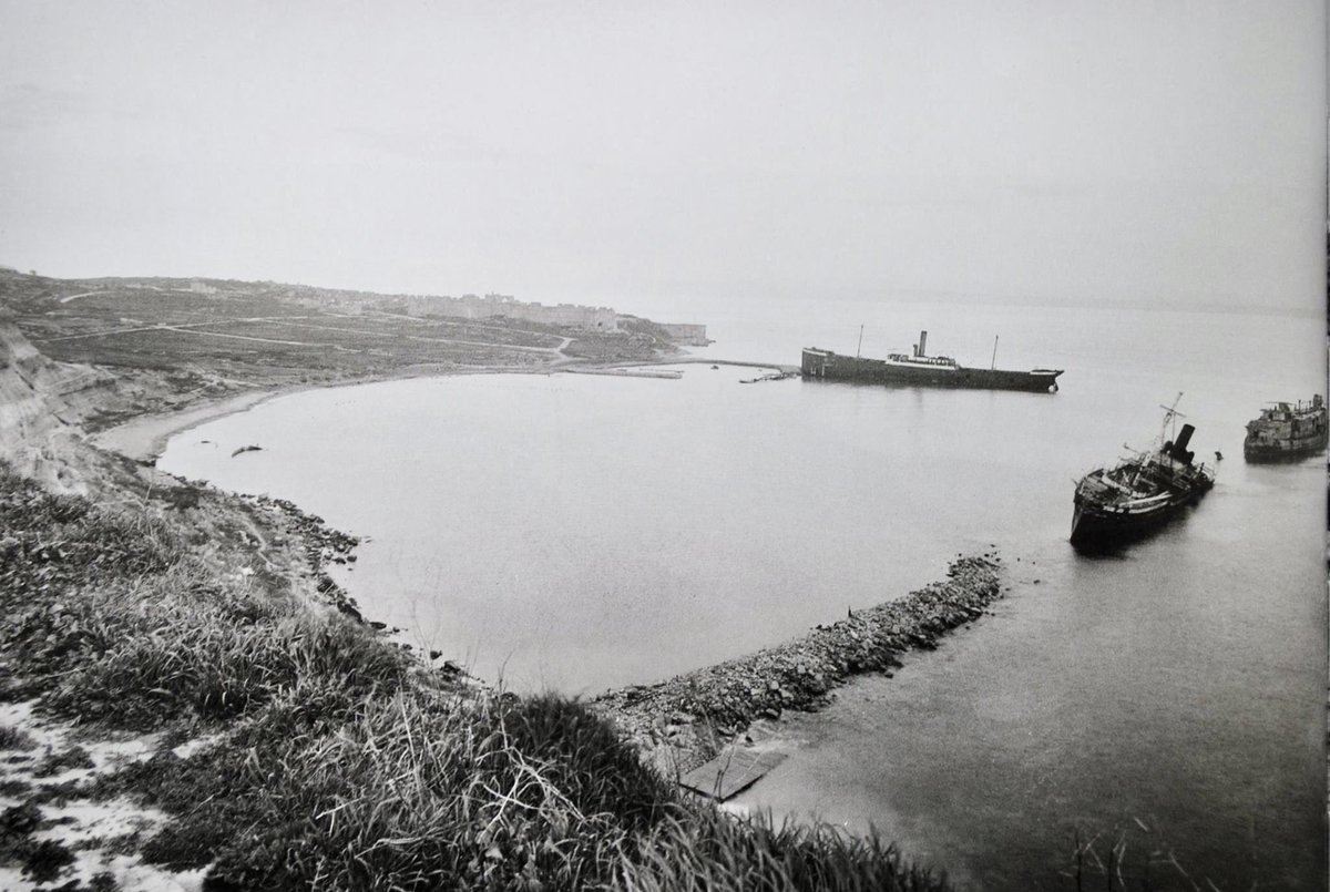 volkan_eldem's tweet image. Seddülbahir Ertuğrul çıkarma plajınının tahliye sonrası  ve bugünkü konumu. Batık enkazları.#Wrecks #capehelles #Gallipoli1915