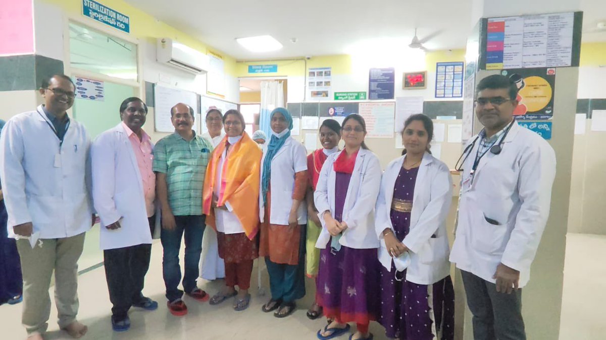 BRSHarish's tweet photo. I congratulate entire team of MCH Hospital, Jangaon for performing 35 maternal deliveries in a day with commitment and dedication. 
#ArogyaTelangana https://t.co/nryU54rqV8