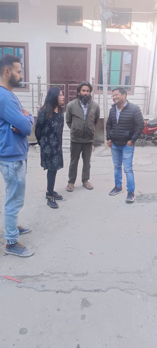 HitanshiSharma8's tweet photo. वार्ड 62 में रोड कार्य प्रारंभ हुआ मौके का निरक्षण किया, वार्ड ने रोड का कार्य जल्द पुर्ण होकर आमजन को के लिए सुखद कार्य होगा।। #ward62 #ayad #nagarnigamudaipur #hitanshi https://t.co/we1MovXlSf