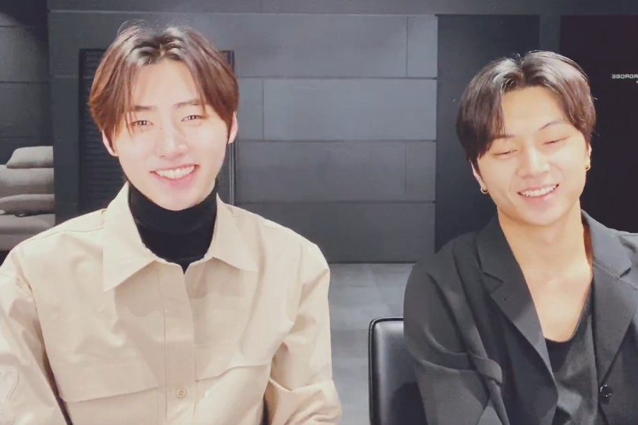 0420MEDIA's tweet photo. JAYHOON LIVE FINALLY OMG 😭😭 https://t.co/6oE6hDgUUy