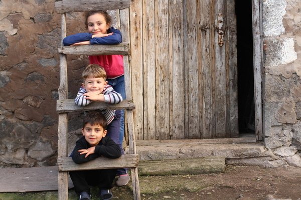 unicef_es's tweet photo. Se necesita voluntad política para financiar de manera sostenida la atención primaria de salud, que es una de las mejores inversiones que pueden hacer los países para que la infancia crezca sana y feliz en cualquier país del mundo. https://t.co/7eE1BVa257