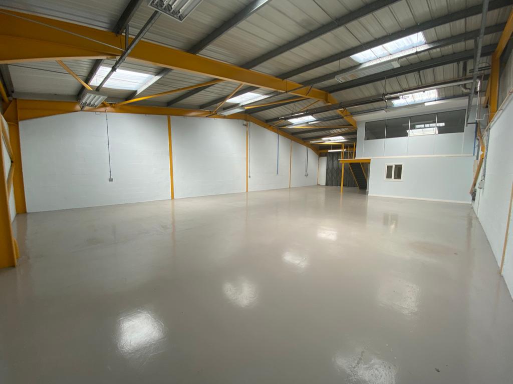 BurleyBrowne's tweet photo. Popular Workshop/Warehouse Unit goes UNDER OFFER  - Unit 13 Burhill Way #Solihull provided well presented premises of 3,262 sq ft together with offices.  3 car parking spaces. https://t.co/6JIunlxOEX