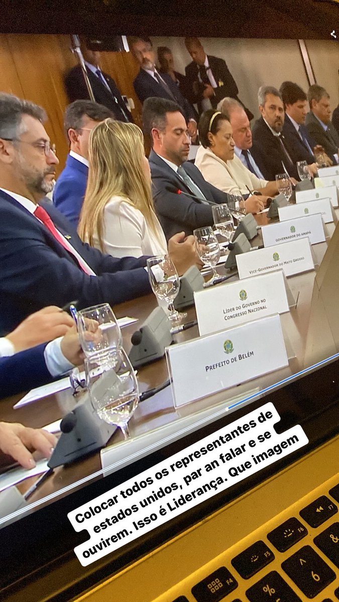 Colocar todos os representantes de estado unidos para falarem e se ouvirem. Isso é #liderança com #democracia. Done