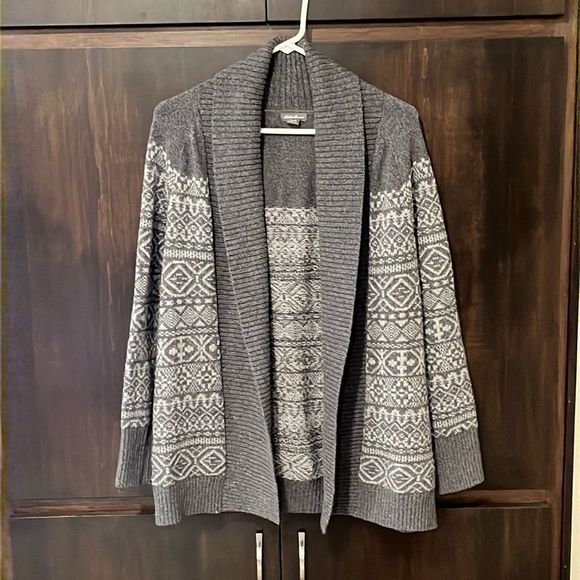 Megan3142's tweet photo. So good I had to share! Check out all the items I'm loving on @Poshmarkapp #poshmark #fashion #style #shopmycloset #eddiebauer: https://t.co/JaMUnr56ud https://t.co/lCrM4Qc0tE