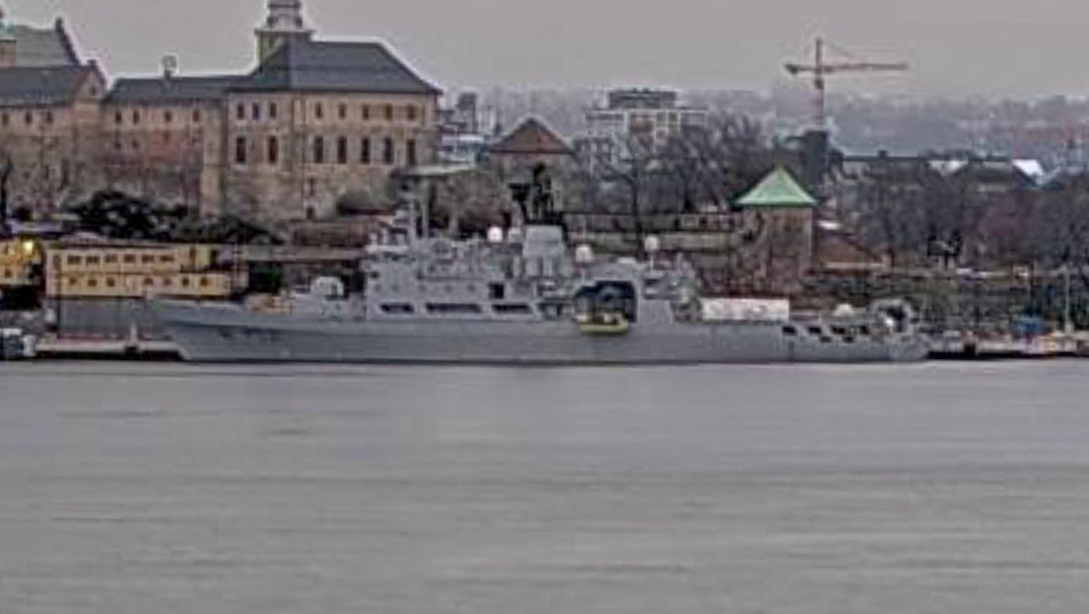 WarshipCam's tweet photo. Norwegian Coast Guard Nordkapp-class offshore patrol vessel KV Nordkapp (W320) in Oslo, Norway - January 10, 2023 #kvnordkapp #w320
SRC: webcam https://t.co/XC9sUwRfc9