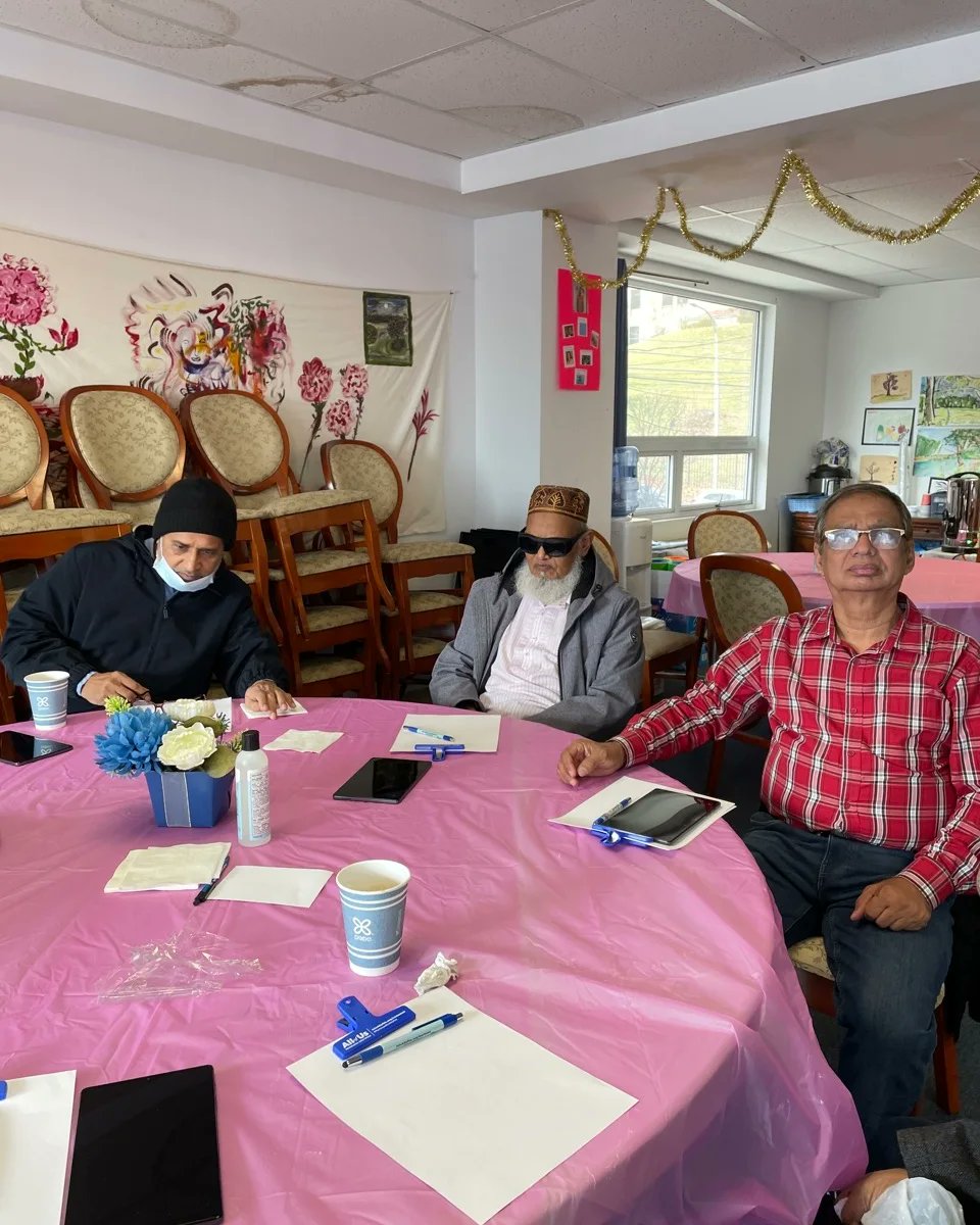 indiahomeusa's tweet image. Let's embrace the power of technology and keep learning! India Home Senior Care Centre has organised a computer training class to help our seniors stay connected and up-to-date #computertraining #seniors #learning #retirement #computerskills #care #community #indiahome #eldercare