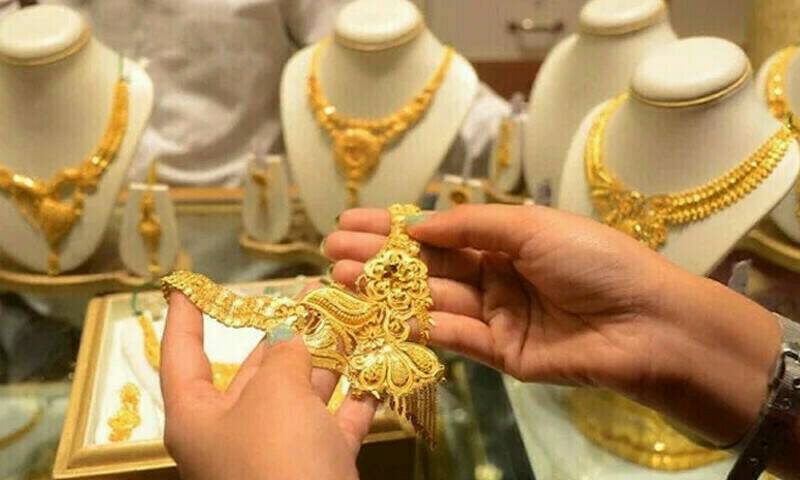 24NewsHD's tweet photo. Big fall in gold prices in Pakistan  https://t.co/YXkdosAoCK https://t.co/lmWPmO1r3R