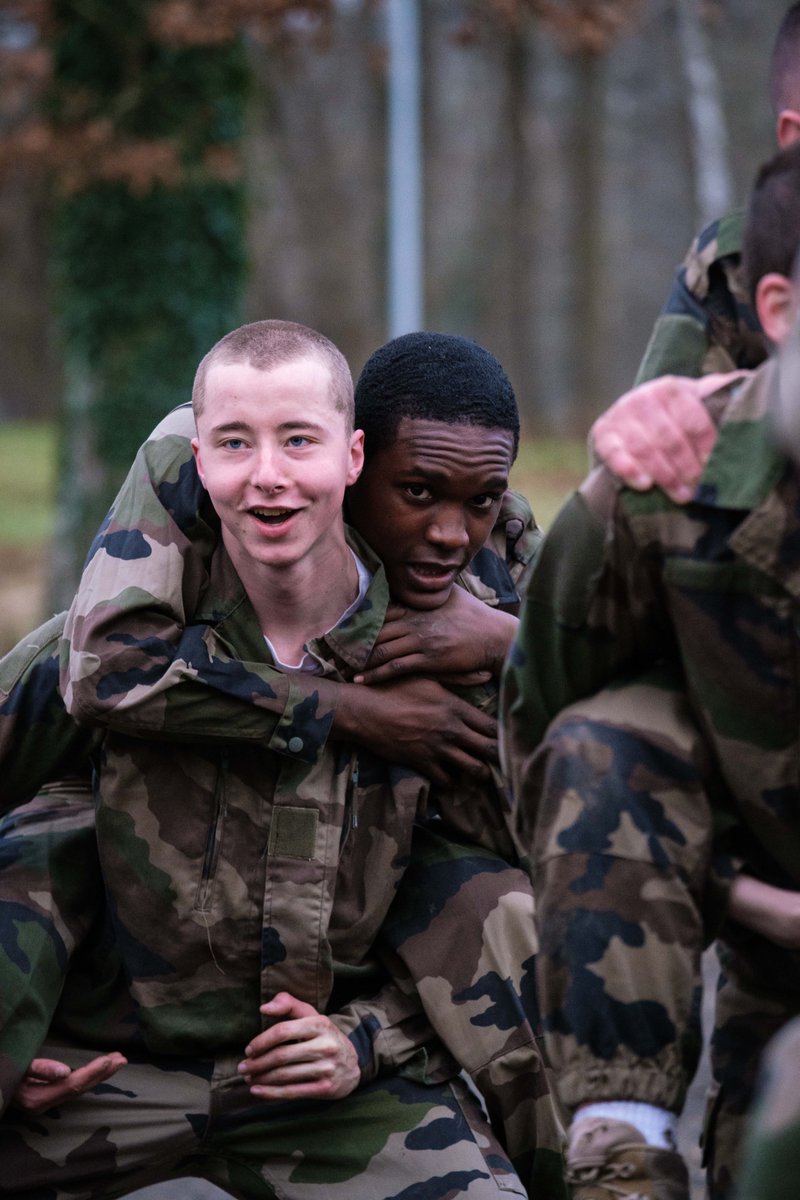 CEMAT_FR's tweet photo. Par sa cohésion et ses valeurs, l’@armeedeterre est un exemple d’intégration et de mobilité sociale. Les soldats de tout horizon font partie d’une même famille. Chacun contribue à la réputation de l’institution et au succès collectif. #NotreDéfense https://t.co/ssZlxGXaRz