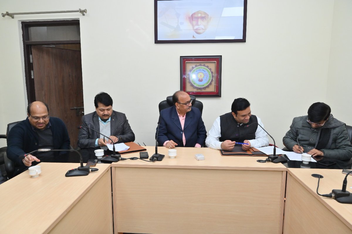 Small Industries Development Bank of India tweet media