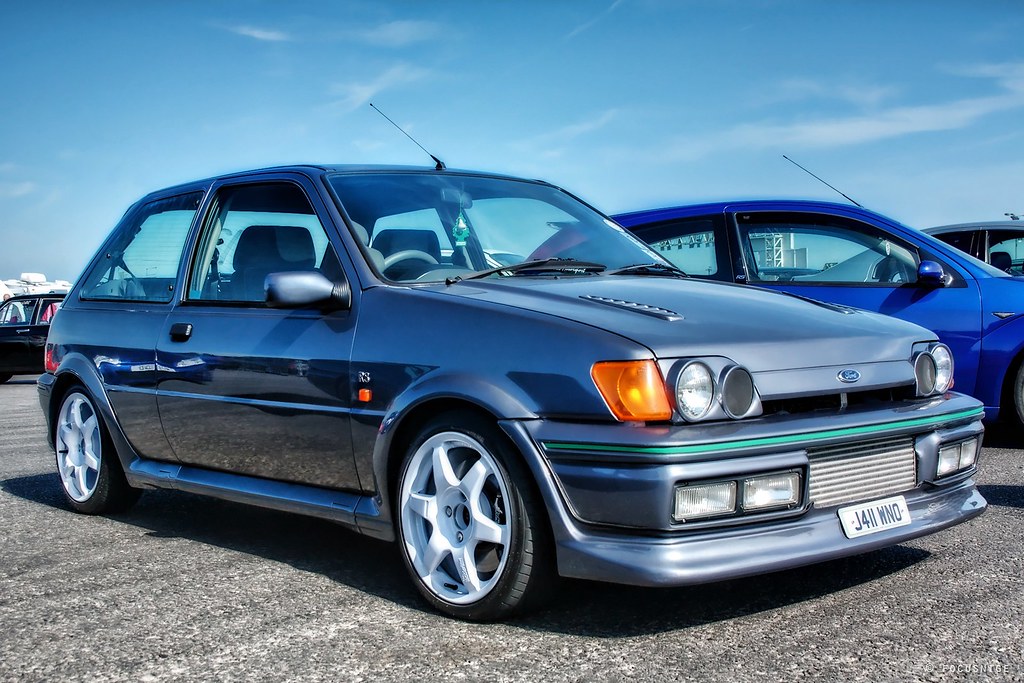 bombertin_GT's tweet photo. #FORD #FIESTA #RS #TURBO . #1991 . #twitterclassics #cars #pepino  #cool #beautiful https://t.co/usEa72IWiV