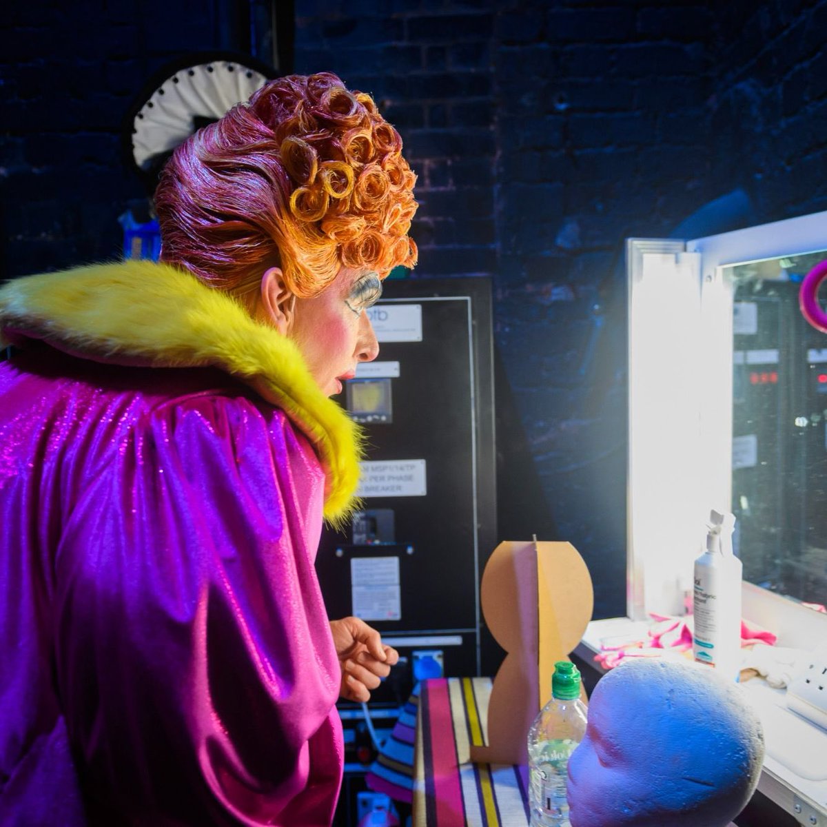 🎭Curtain Call Reviews🎭 (@curtain_callrev) on Twitter photo 🎭BEHIND THE SCENES🎭
Photographs released from the UK’s biggest pantomime at <a href="/brumhippodrome/">Birmingham Hippodrome</a>
Read more here : curtaincallreviews.co.uk/behind-the-sce… 🎭BEHIND THE SCENES🎭
Photographs released from the UK’s biggest pantomime at <a href="/brumhippodrome/">Birmingham Hippodrome</a>
Read more here : curtaincallreviews.co.uk/behind-the-sce…