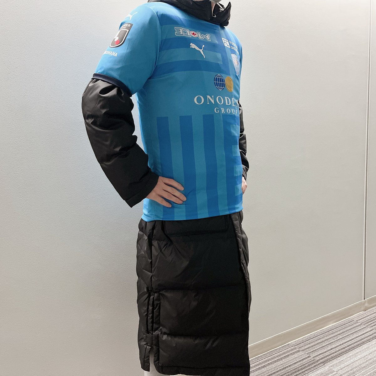 横浜FCベンチコート Hummel 横浜FC選手ベンチコート【非売品】 - メルカリ
