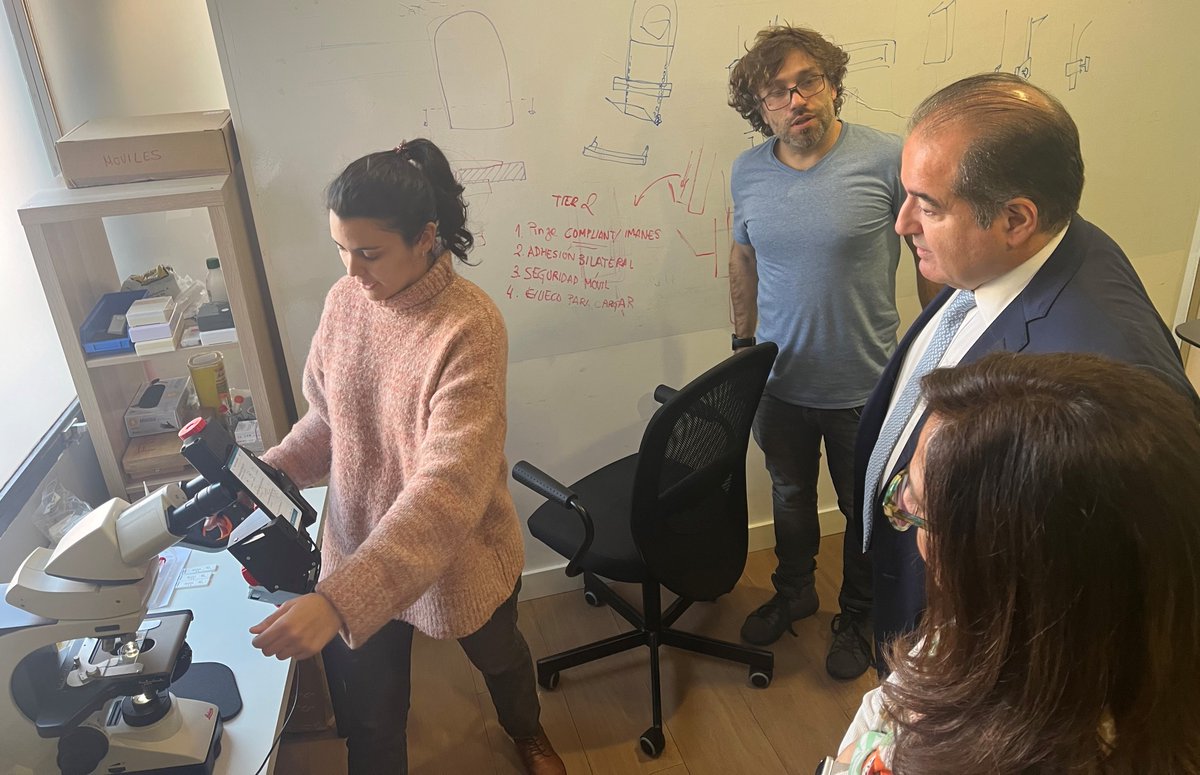 Hoy hemos visitado <a href="/Spotlab__/">Spotlab</a>, plataforma de #InteligenciaArtificial para el diagnóstico de imágenes médicas que ganó el premio #FundaciónPfizer-<a href="/La_UPM/">Universidad Politécnica de Madrid</a> Demo Day Healthcare Startups.
Gracias por enseñarnos lo que hacéis en el ámbito de la salud en beneficio de los #pacientes