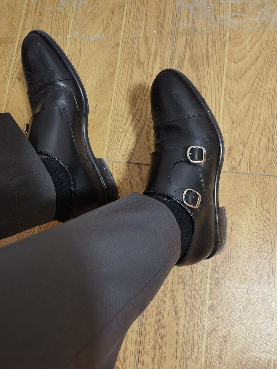 新买的西班牙手工鞋lottusse#皮鞋#大叔#正装…#黑袜