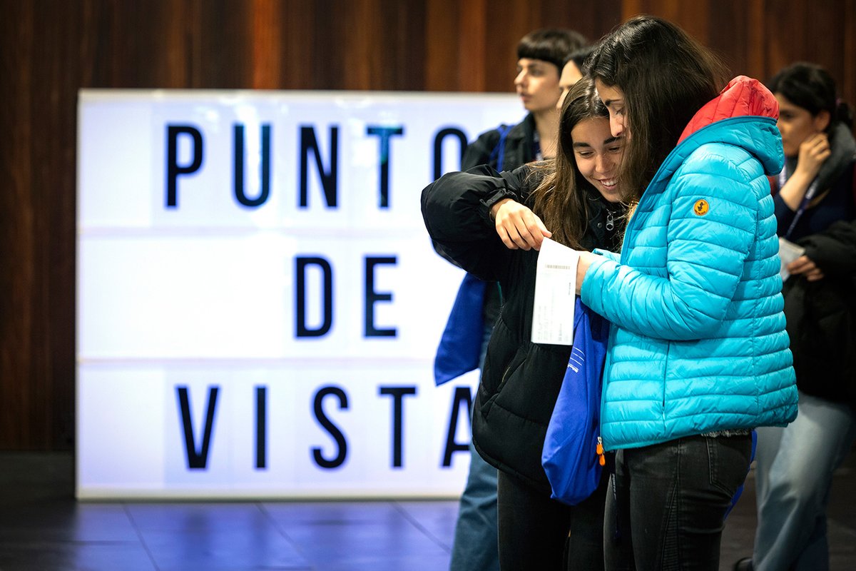 PuntodVistaFest's tweet photo. 🔔Ya están abiertas las inscripciones de Jóvenes programadores x Punto De Vista y Jurado de la Juventud. 

Si tienes entre 15 y 25 años y te apasiona el mundo del cine, es tu momento.

✅Apúntate aquí:https://t.co/RiQRInRAdb

@juventud_na
@CarneJoven_na
@abaoaqu_ 
@MovingCinema_ https://t.co/B87xlqMyJB
