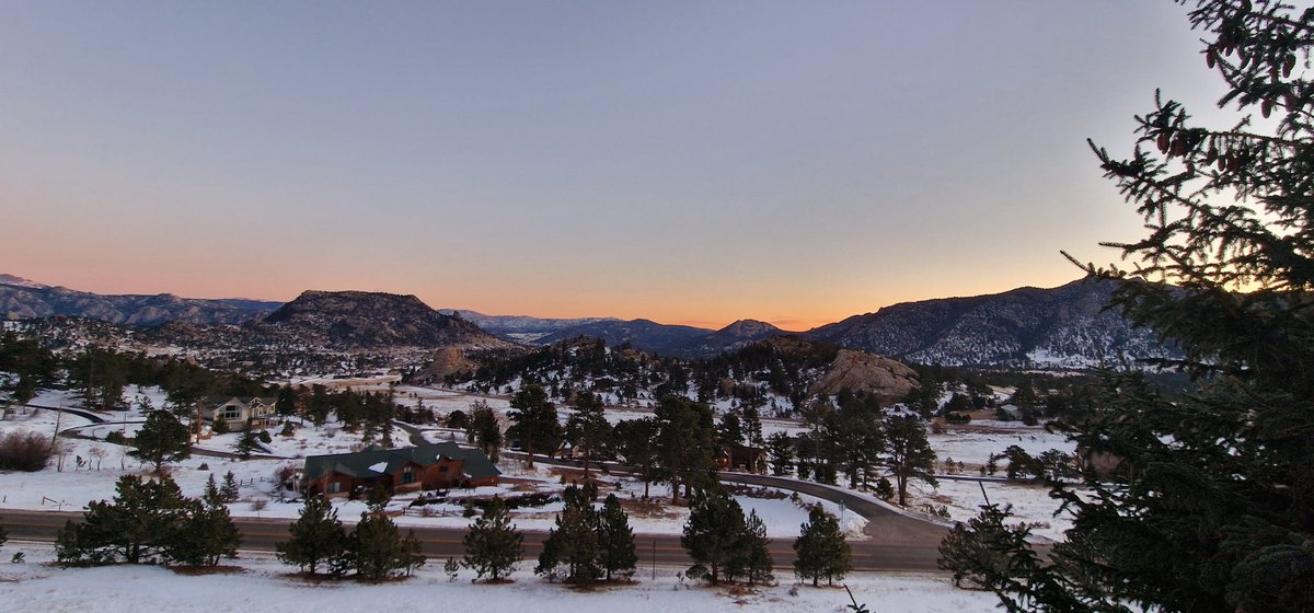 SilverMacTravel's tweet photo. There is no doubt that a trip to @VisitEstesPark during the winter months is a wise move. Spectacular views, great activity and not crowded in the nearby @RockyNPS
@Colorado #coloradowinter #coloradolive https://t.co/T90CIZ8Ut8