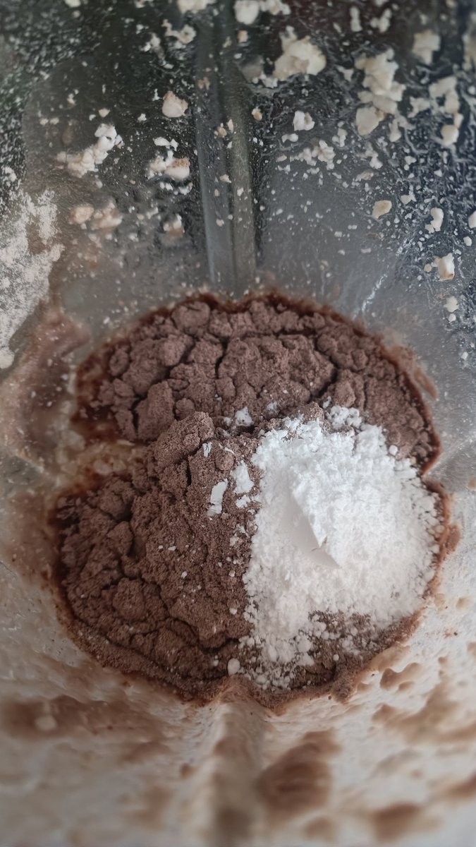 AkikoYuOfficial's tweet photo. Nach dem Training: Banane, Reisflocken, Proteinpulver und Glutamin 🤌🏻
#glutamin #vegan #banane #obst #kohlenhydrate #aufbau #masse #kaffee #geschmack #reisflocken #clean https://t.co/YVXt0Owm41