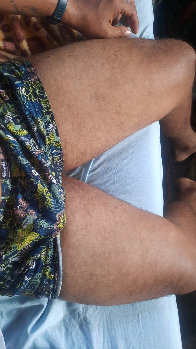 Mis piernas Que Tal?  Dale RT
Y siganme Mis Seguidores Así Subiré más Contenido