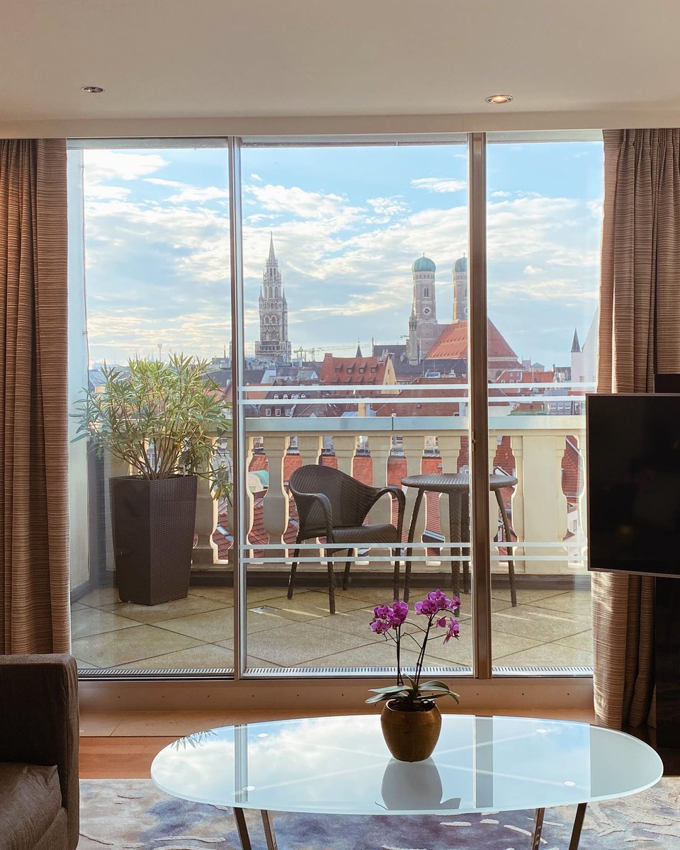 Winter #MOrnings in Munich⛰What is your favorite activity during Winter in #Munich?