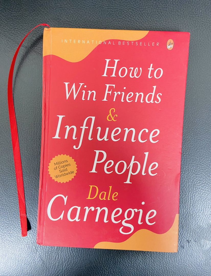 bookz_in's tweet photo. "Only knowledge that is used sticks in your mind."
Be nice and respectful, and don't criticize. 

Read this classic by Dale Carnegie to know how to put these guidelines into practice.

#bookzin #booklovers #bookcommunity #motivationalbooks #howtowinfriendsandinfluencepeople https://t.co/B3kjFnIdzr
