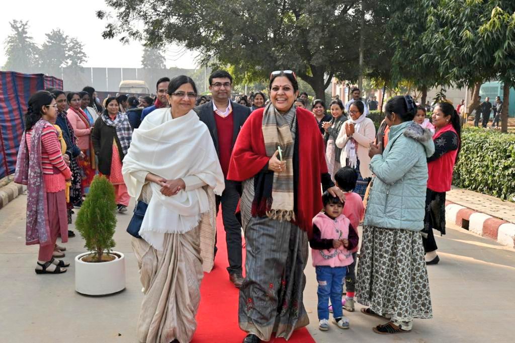 DefenceAccounts's tweet photo. FADS Smt Rasika Chaube IDAS inaugurated the 'Kilkari' creche facility in the office of CGDA in New Delhi today.
The crèche has modern infrastructure & various facilities to cater to children of working #DefenceAccounts Dept personnel & will lead to a better work environment. https://t.co/DaOBfYIj29