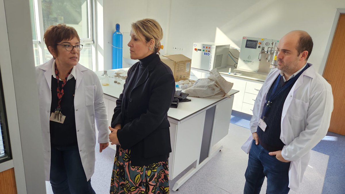 DEU_BioIzmir's tweet photo. Bioİzmir Merkezi Kalibrasyon Lab. tarafından TEAM  Bilim ve Teknoloji Uyg. ve Araştırma Merkezi laboratuvar ekipmanlarının kalibrasyonları yapıldı .
Ortak faaliyetlerin artırılması konusunda fikir birliğine varıldı.Ev sahipliği için Prof.Dr. Görkem Akıncı' ya teşekkür ederiz. https://t.co/yFS0U6Hz11