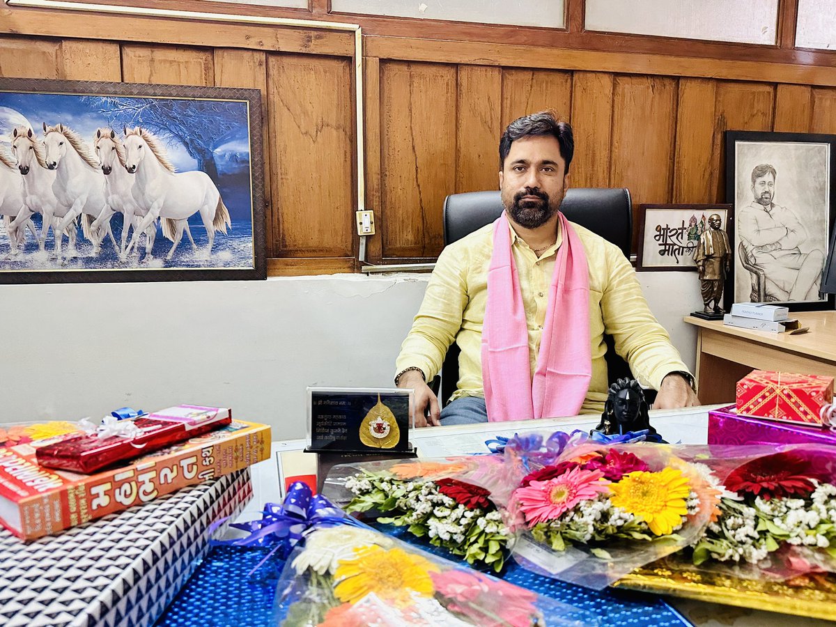 Hiteshchaudhari's tweet photo. Dear friends,
Thank you very much for your kind wishes and blessings on my birthday..!! https://t.co/CNjn3zPlZg