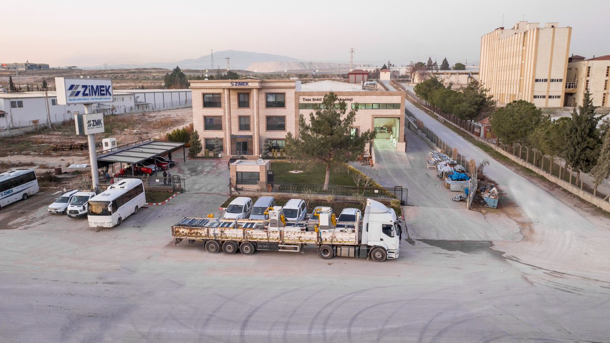 zimekmachine's tweet photo. 🇹🇷 Afyonkarahisar Ümit Mermer'in Strip Cila ve Ebatlama Hatları yüklenmiştir. Hayırlı olmasını diler, Zimek Makina'yı tercih ettikleri için teşekkür ederiz. https://t.co/l6QClTcaTQ