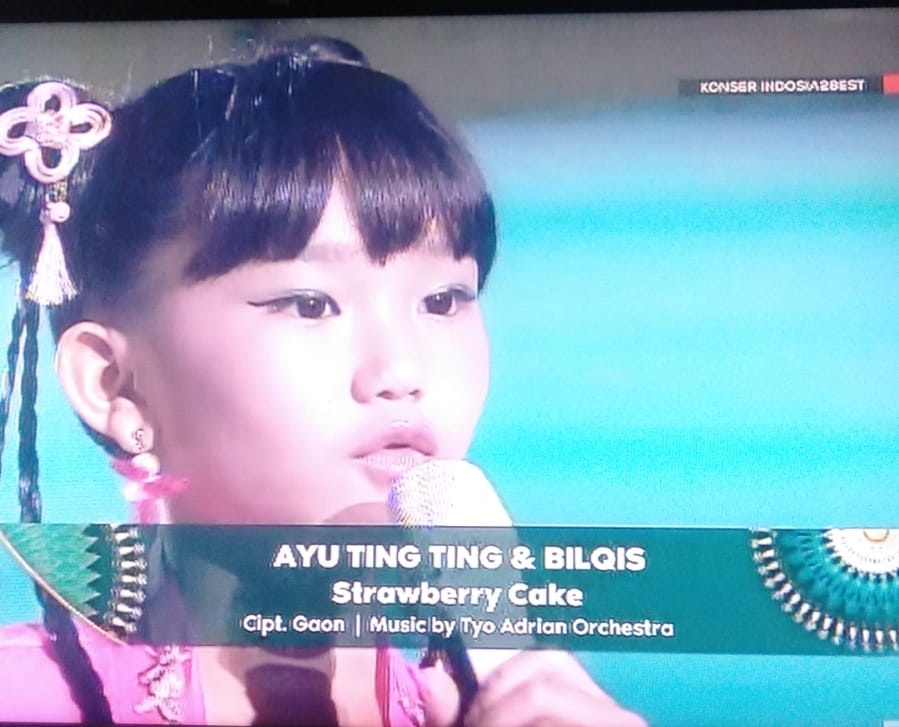 starfess's tweet photo. -base Ayu Tingting sama Bilqis cover Strawberry Cake XH versi dangdut😭😭 (jgn salfok sama creditnya) https://t.co/l0lNf9SMst