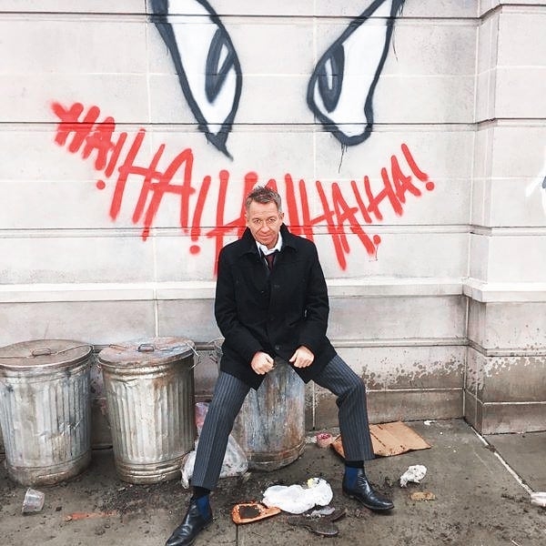 SzBori1's tweet photo. Batman's butler couldn't have found a better place to relax
#SaveGotham #Gotham #HBOMax #dccomics @DCComics @warnerbrostv @hbomax @HeroMode https://t.co/7RKezUx2wf