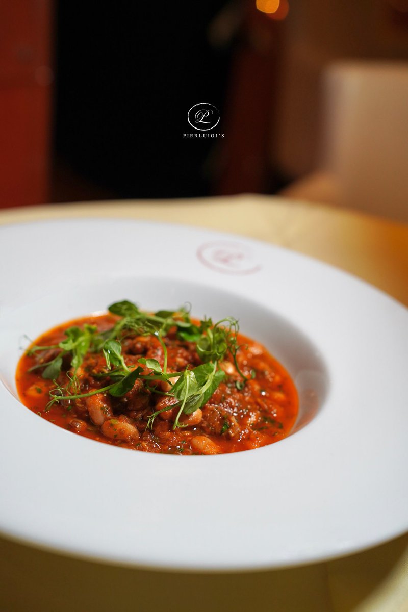 Salsiccia e fagioli..

Italian sausage and Borlotti beans in a rich tomato sauce - a seasonal favourite. 

pierluigis.com | 020 8663 3387 | reservations@pierluigis.com ❣️

#LikeWeAlwaysHaveBeen #Midweek #Pierluigis #FineDining #Restaurant #Luxury #Food #LondonRestaurant