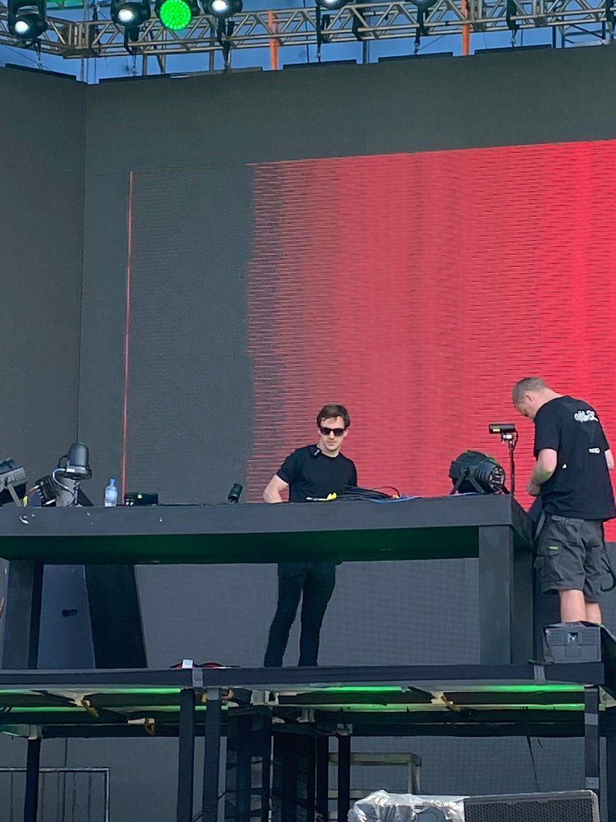 guilherme's tweet photo. Parando agora depois de uma semana intensa de trabalho. Entregando David Guetta em Capão da Canoa/RS e Jurerê/SC 🙏 https://t.co/XcgVV5JErX