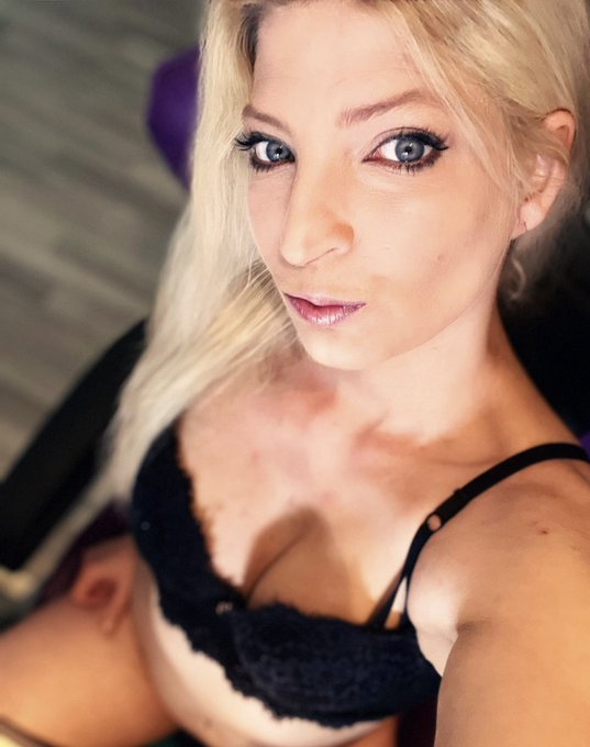 Ich bin wieder da 🎉 und bin auch wieder in der Livecam auf https://t.co/Y2N9im9OH7 zufinden . https://t<a href="/tag/dirtyblowjob"class="tags"><span>#dirtyblowjob</span></a>