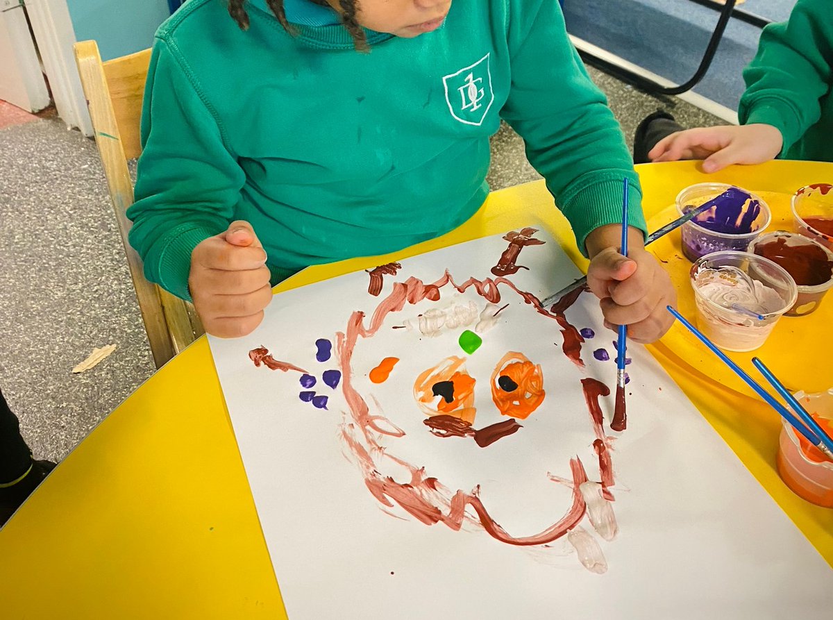 DGFSchool's tweet image. Reception loved painting Gruffalos today! #keytext #art #creativity