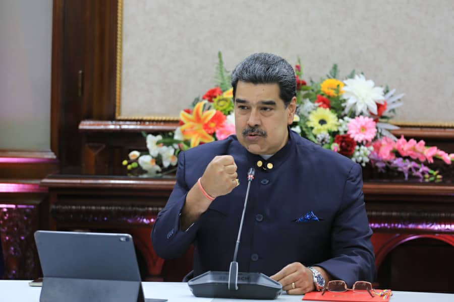 ViceVenezuela's tweet photo. #Entérate || Política injerencista estadounidense para asaltar los poderes públicos en Venezuela fracasó, sentenció el Pdte. @NicolasMaduro.

#10Ene 

Leer más: https://t.co/KPBU5iILJs https://t.co/yCf5sTOKiH
