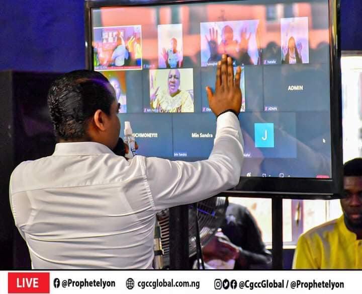 prophet_elyon's tweet photo. OUR DEAR PROPHET, PROPHET ELYON MINISTERING TO HIS ONLINE VIEWERS !!

#ProphetElyon 
#ElohimCgcc 
#ThePropheticVoice 
#ProphetOfTheWord
#DeeperTruth
#UltimateFaithfulness https://t.co/s8gY9or52p