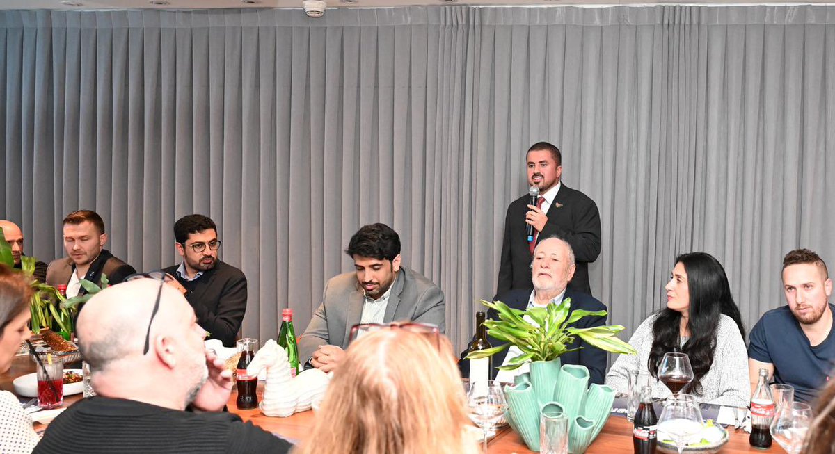 أقام السيد أحمد المري في تل_أبيب
 مأدبة عشاء من قِبَل دائرة الاقتصاد والسياحة في دبي @DubaiDET بمنا