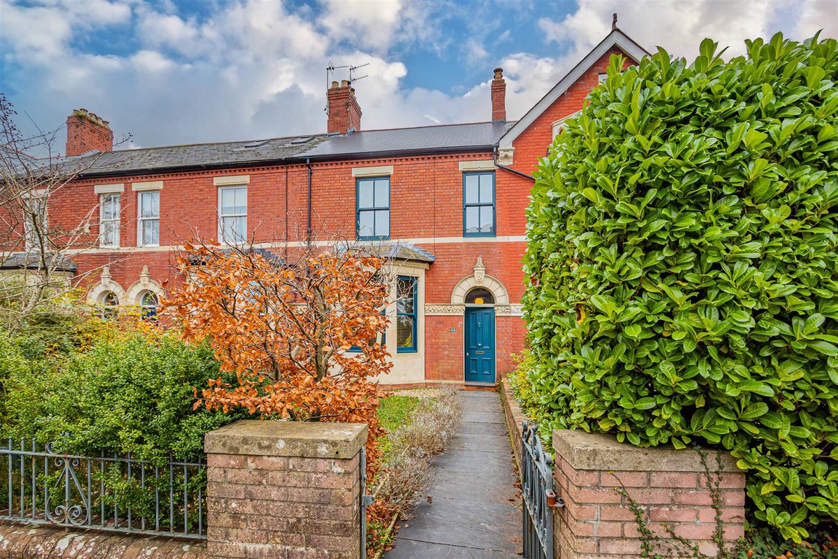 NEW TO THE MARKET - Stanwell Road, Penarth📍🏡

JeffreyRoss are pleased to showcase this exceptional five bedroom family home in the heart of Penarth.

Asking price: £850,000

View the full property gallery and VR tour on our website - jeffreyross.co.uk/property/stanw…
