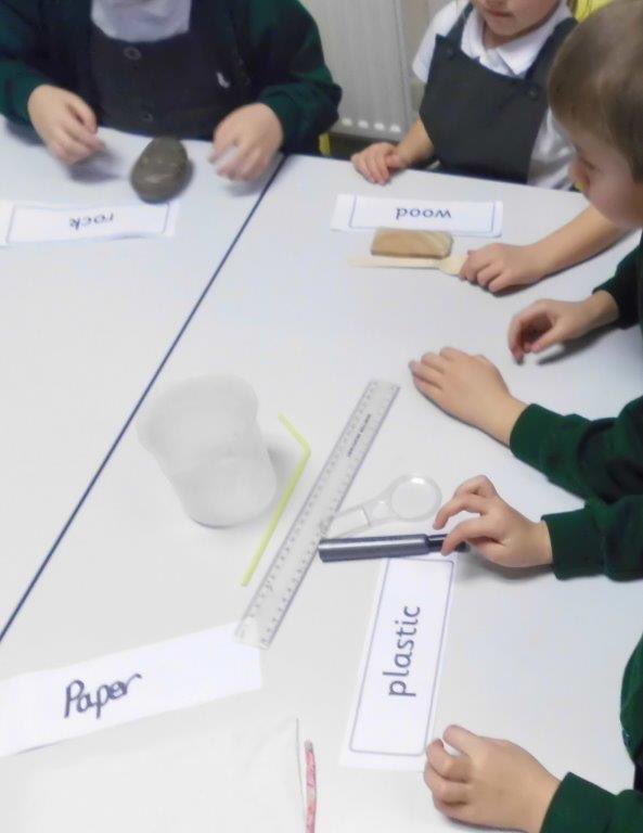RichmondPri's tweet image. Year 1 have been scientists today exploring and sorting materials #scienceinsction #creativelearning #sortingfun