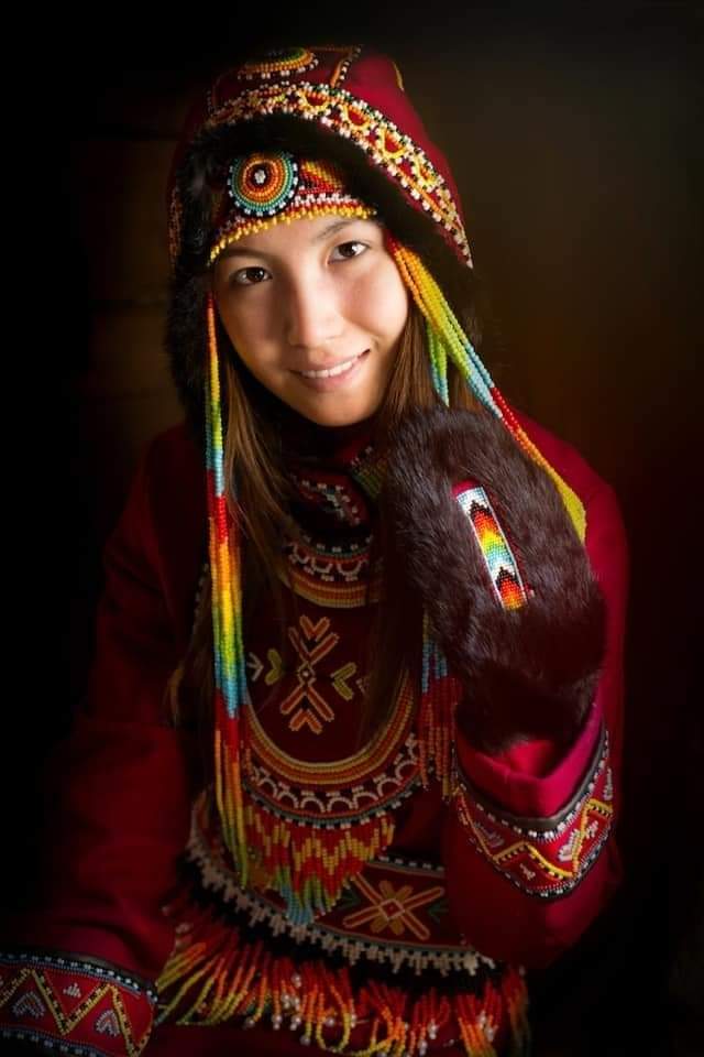 ismailcengiz's tweet photo. Sibirya'dan Dolgan Türkü kızı. girl from the Taymır Yarımadasında yaşamaktadırlar.
#dolgan #turk #turks #taymyr #peninsula #turkic #siberia #sibir #sibirya #türk #turanid #turania #turanian #turan https://t.co/M4nOBHsSNz
