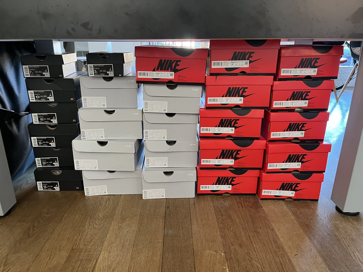 today instore, ty to:
my friends, they brought the pairs to my house 😆