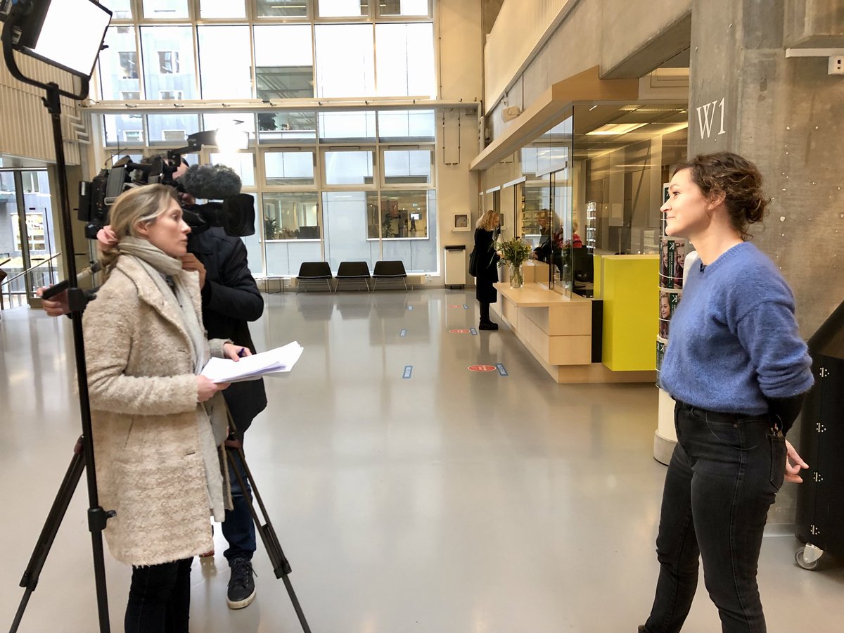 Michael Duus Andersen (@mich_andersen) on Twitter photo Nyt KL-notat spænder ben for, at vores engagerede meritpædagogstuderende her på <a href="/kbhprof/">Københavns Professionshøjskole</a> kan få løn under uddannelsen. Ærgerligt og yderst kritisk i forhold til rekrutteringen af nye pædagoger, siger dekan <a href="/annegretejuul/">Annegrete Juul</a> i aften på <a href="/tv2kosmopol/">TV 2 Kosmopol</a>. Se med kl. 19.30 📺 #dkpol #uddpol Nyt KL-notat spænder ben for, at vores engagerede meritpædagogstuderende her på <a href="/kbhprof/">Københavns Professionshøjskole</a> kan få løn under uddannelsen. Ærgerligt og yderst kritisk i forhold til rekrutteringen af nye pædagoger, siger dekan <a href="/annegretejuul/">Annegrete Juul</a> i aften på <a href="/tv2kosmopol/">TV 2 Kosmopol</a>. Se med kl. 19.30 📺 #dkpol #uddpol