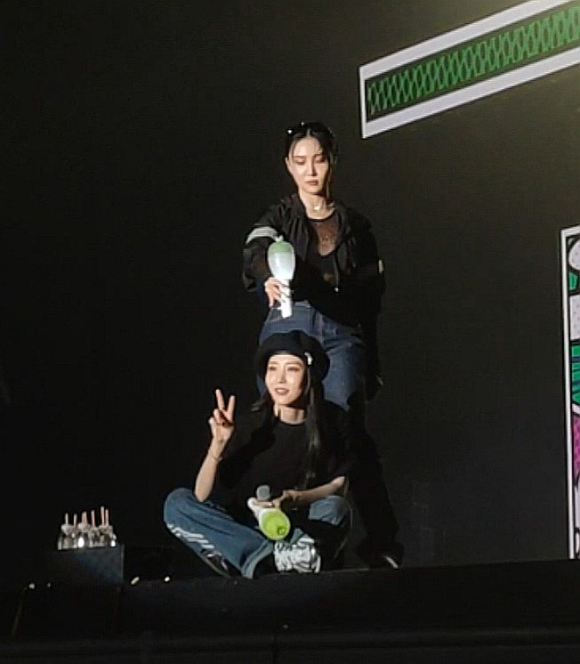 sctloomoo's tweet photo. 拉普真係好得意uwu
#rapperline #hwabyul https://t.co/s0c5LzzpTL