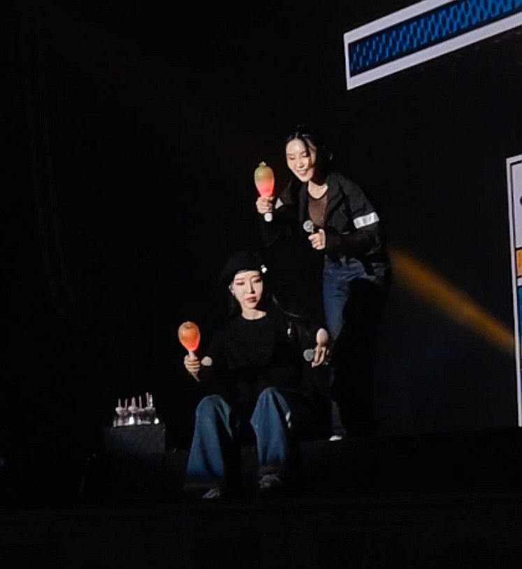 sctloomoo's tweet photo. 拉普真係好得意uwu
#rapperline #hwabyul https://t.co/s0c5LzzpTL