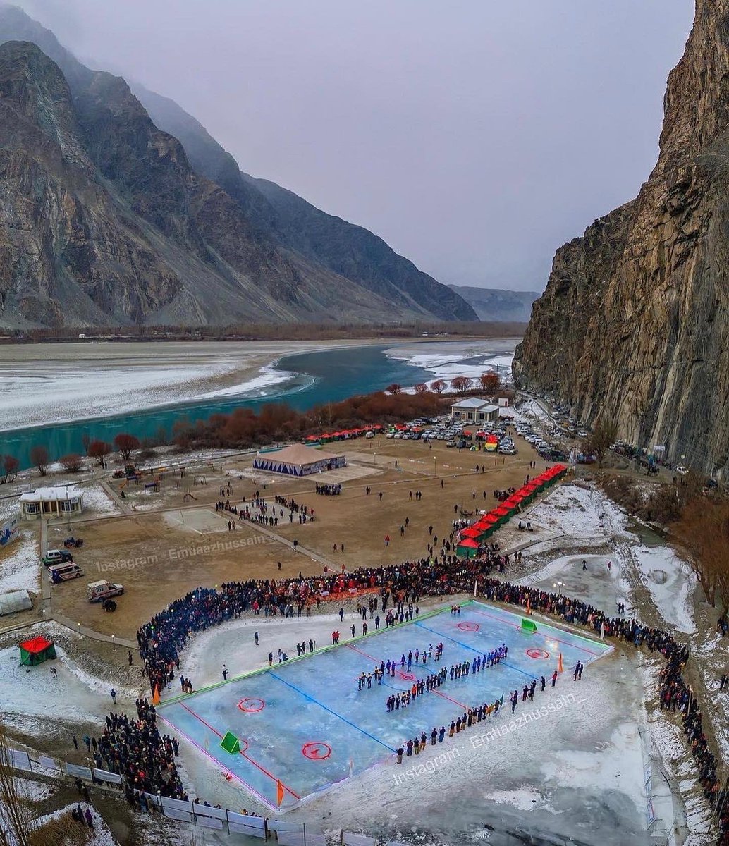 Aerial view of the ice hockey ground in #Khaplu Valley, where the Baltistan Ice Hockey Championship is taking place 

#Shyok Winter Festival 2023 🥰🥰

 📍Khaplu Valley - 🗺

#RentaForAll #followrentaforall #renta_is_future
#connected #solutionsprovider #globallyconnected