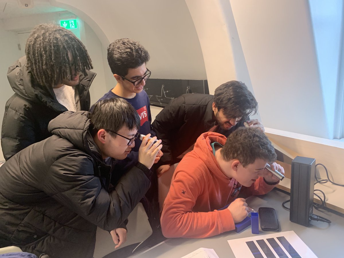 WhitgiftSchool1's tweet photo. Sixth Form students visited Greenwich Royal Observatory for a study day supporting their Astrophysics topic. Pupils were lucky enough to listen to planetarium talks and participate in a study session on the analysis of starlight. #WhitgiftScience https://t.co/ak3qGlue7F