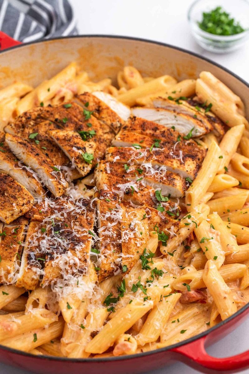 boohoo's tweet photo. pasta > everything else 🤤 https://t.co/AenaDcXSE5