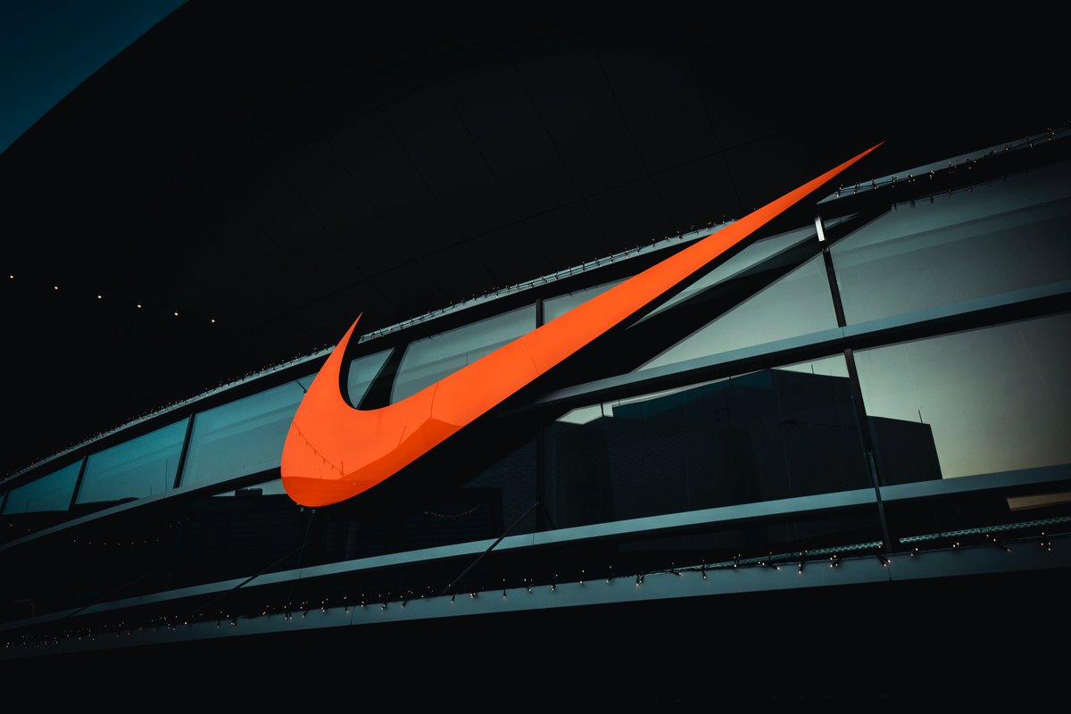 [Thread 🧵] : Comment <a href="/Nike/">Nike</a> met en œuvre des stratégies pour rester une marque connectée et pertinente auprès de ses audiences ? 1/8